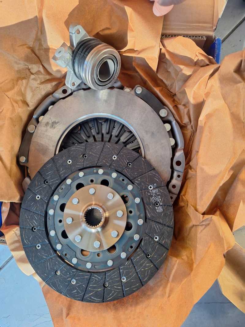 DEBRİYAJ SETİ HİDROLİK RULMANLI SSANGYOUNG ACTYON KYRON 2.0 DİZEL  VALEO